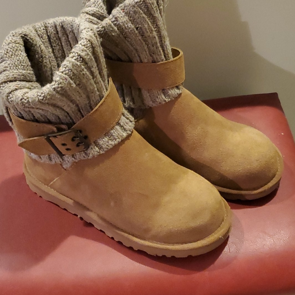 Uggs never worn tan suede belted with wool top - Picture 1 of 6